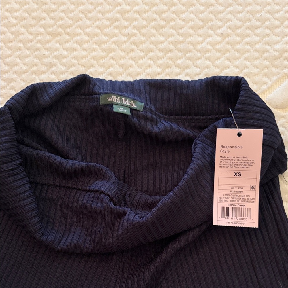 Wild Fable Dark Blue Ribbed flared leggings NWT